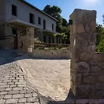 Stone Manor 2 Apartment *