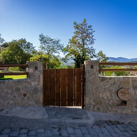 Apartamento Stone Manor 2