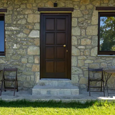 Stone Manor 2 *